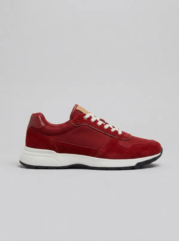 Unisex Clean Line Low-Top Sneakers
