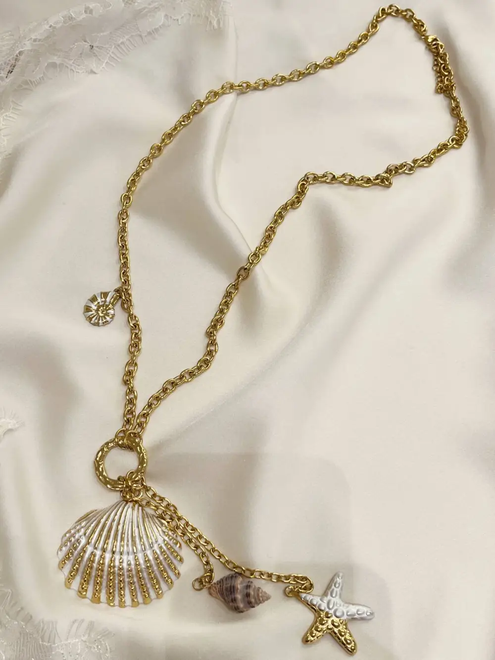 Steel Shell Pearlescent Star Motif Necklace
