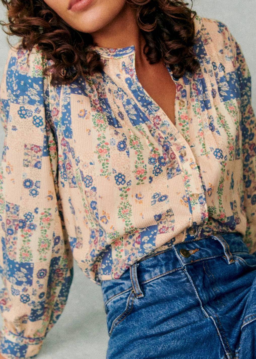 Short-Sleeved Intellectual Embroidered Shirt