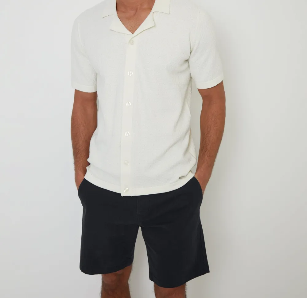 Men's Black Regular-Fit Stretch Chino Shorts