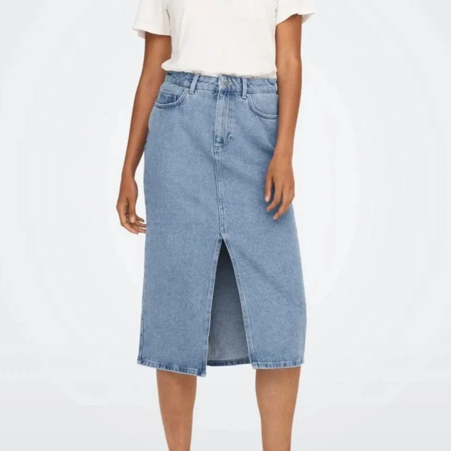 Everyday Midi Denim Skirt