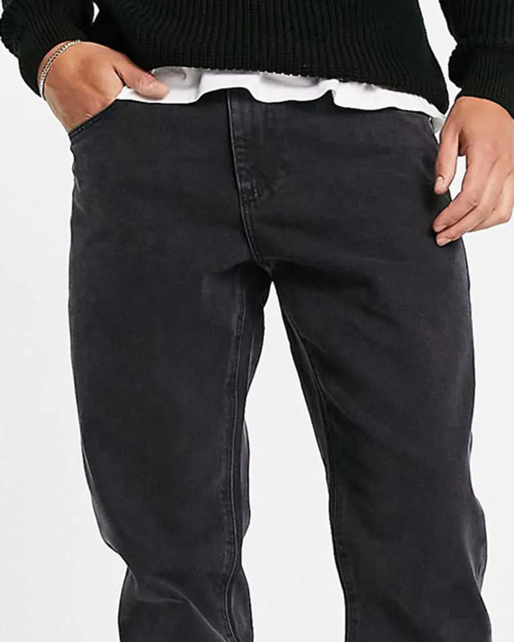 Tapered Jeans In Washed Black