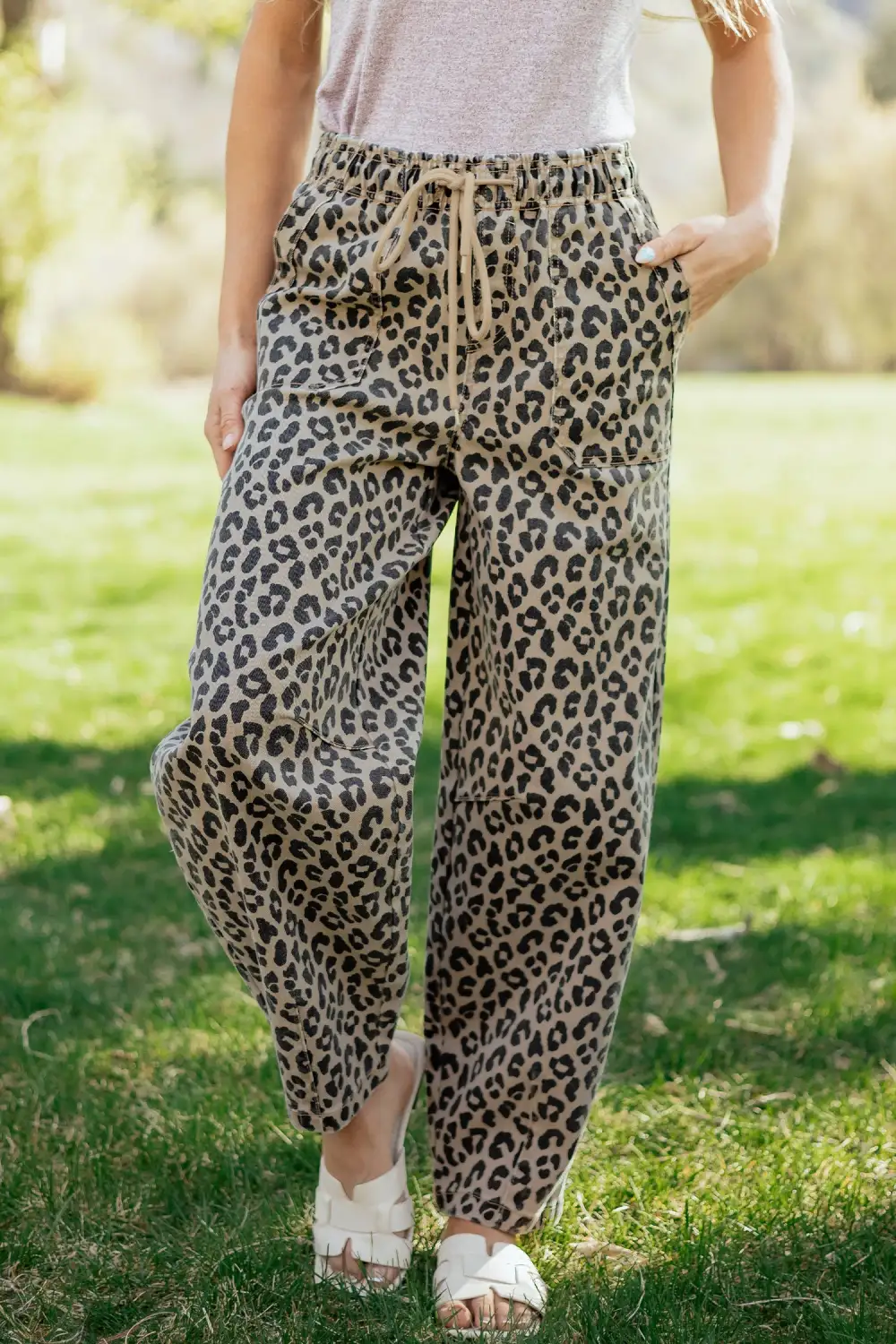 Women's Leopard Print Drawstring Elastic Waist Loose Denim Pants with Pockets