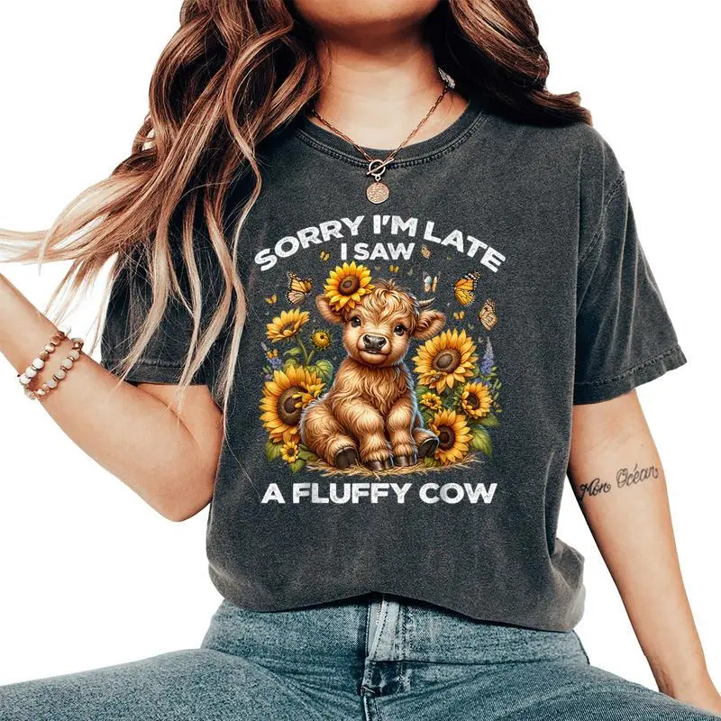 Sorry I'm Late I Saw A Fluffy Cow Sunflower Highland Cow Women's Oversized Comfort T-Shirt