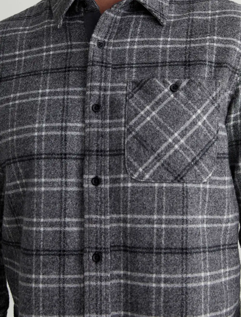 Men's Point Collar Button-Up Shirt