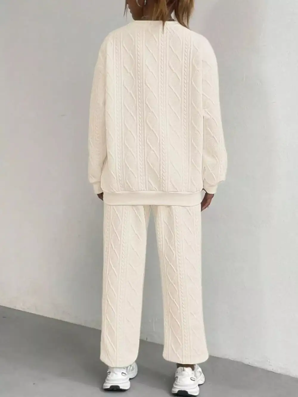 【🔥10k+ Sold！！】Texture Round Neck Top and Pants Set