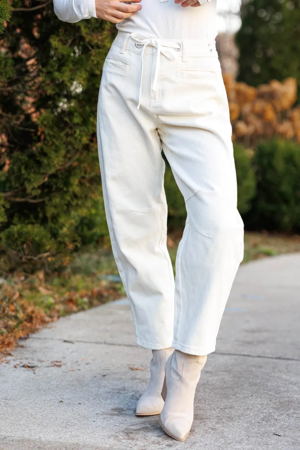 Barrel Eyelet High-Waist Cropped Jeans