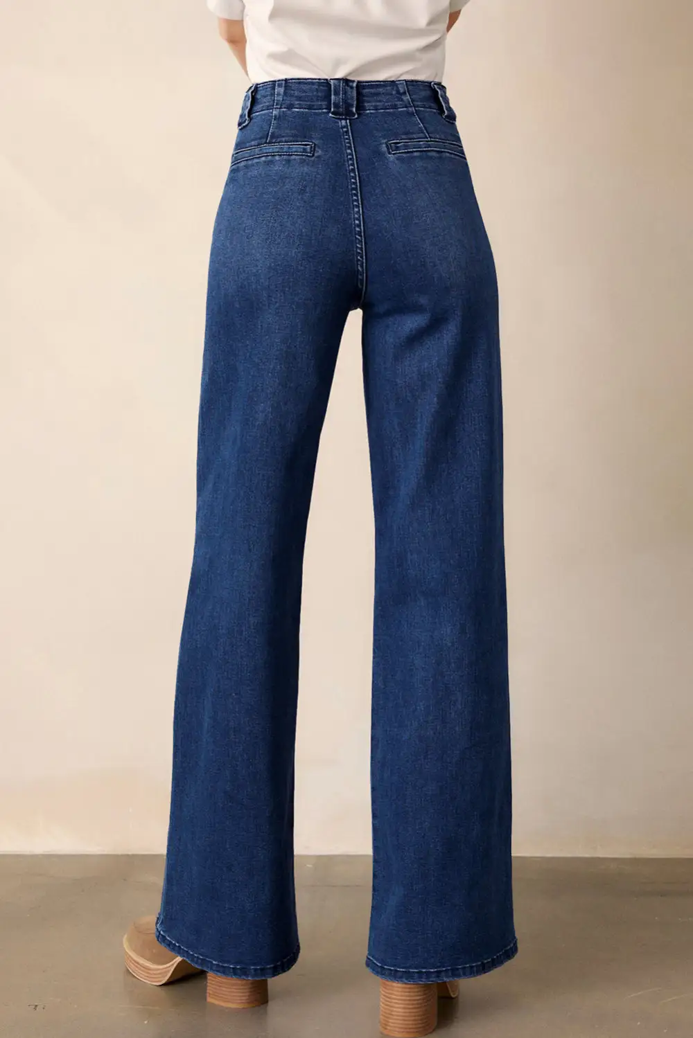 Refined Mid-Rise Pocketed Stretch Straight Leg Jeans