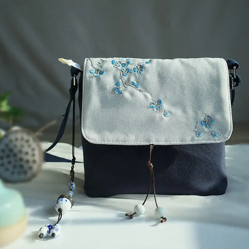 Artisan Detailed Carry Bag
