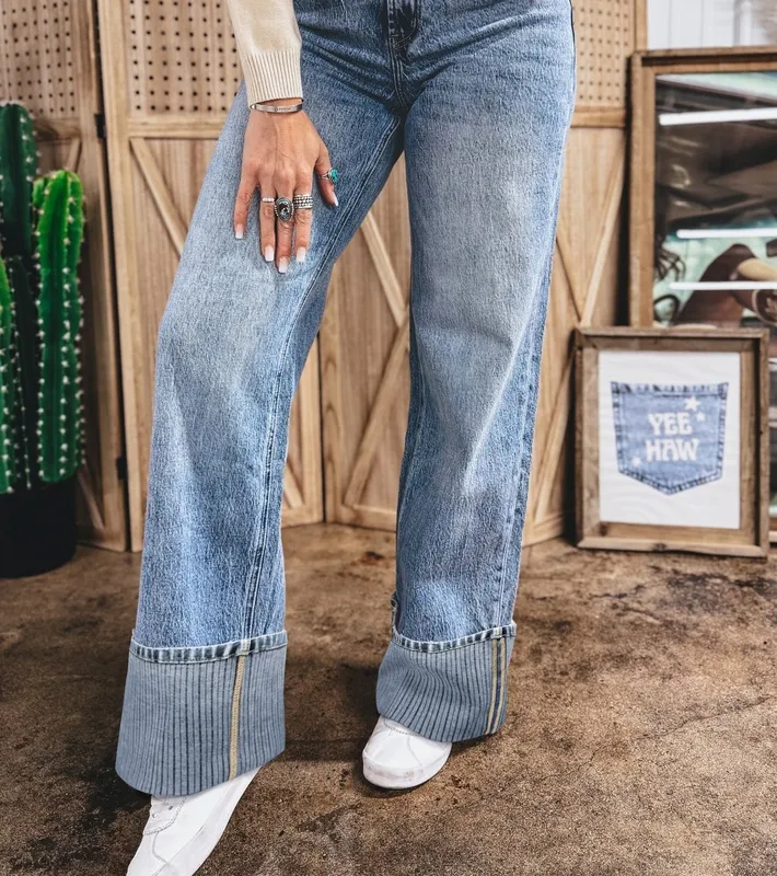 Cuffed Straight Loose Jeans