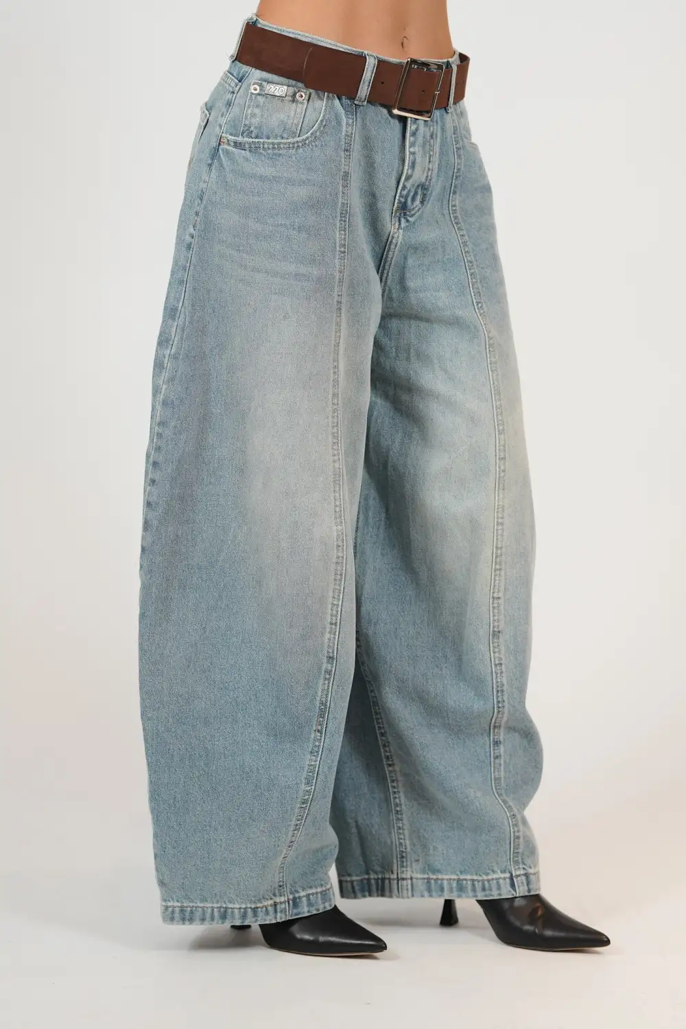 Balloon Leg Belted Suede Jeans