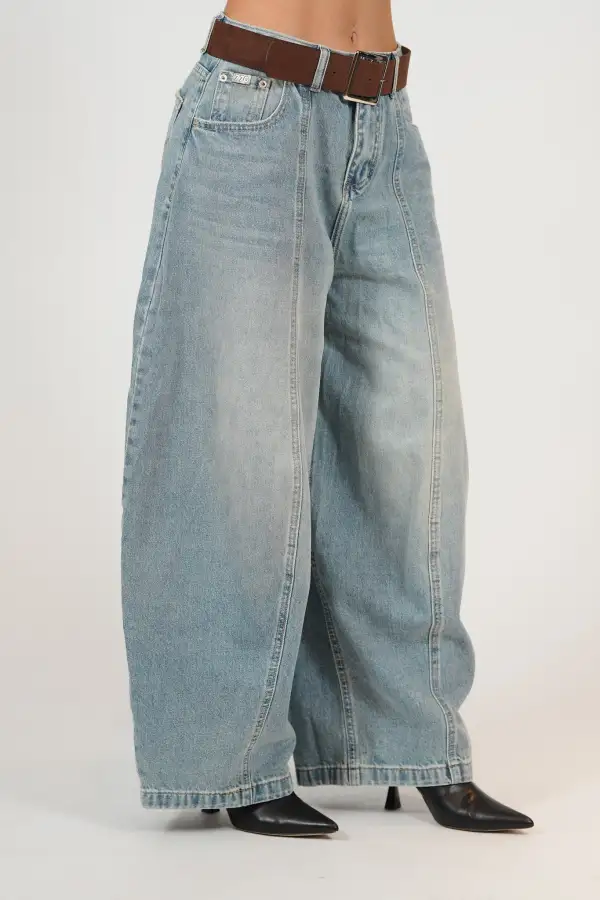 Balloon Leg Belted Suede Jeans