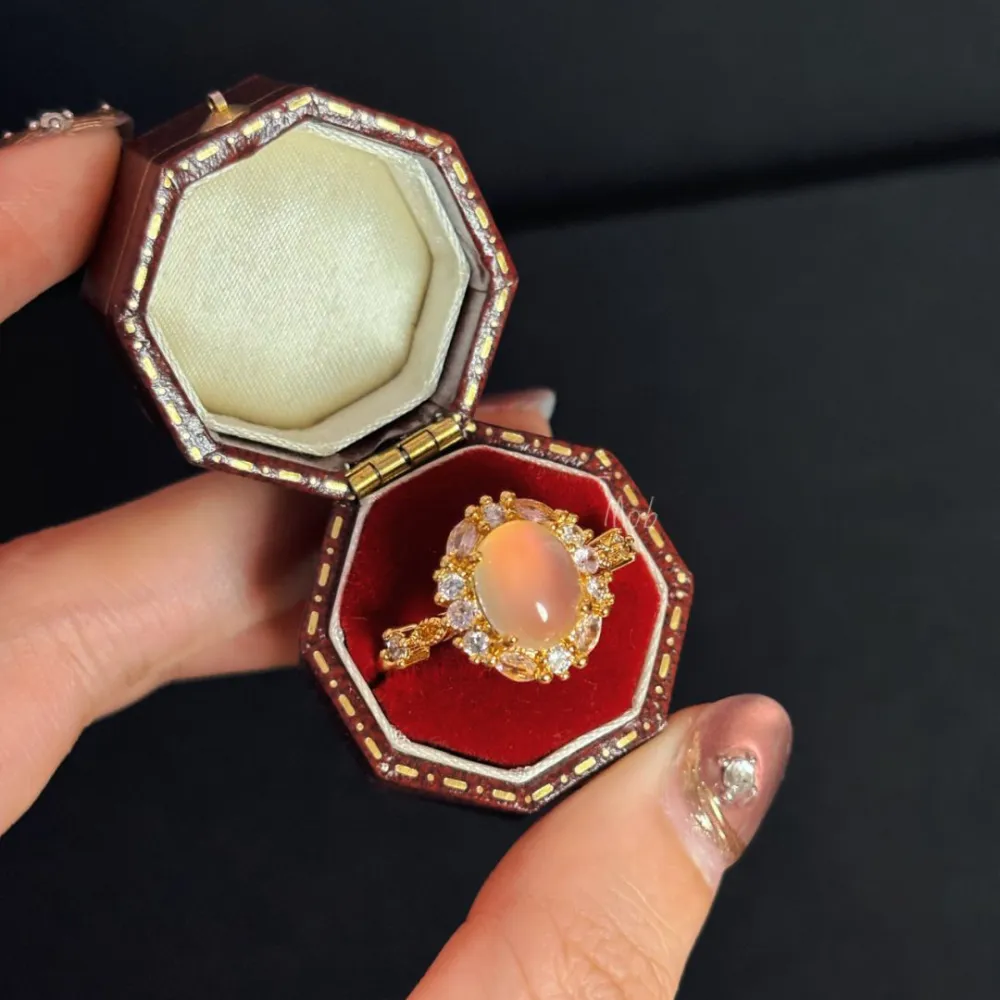 ✨ A little vintage glamour for your everyday look.  The dreamy blush-pink center stone catches the light beautifully, surrounded by sparkling accents and delicate gold-tone details. 💕 Elegant, romantic, and impossible to ignore.