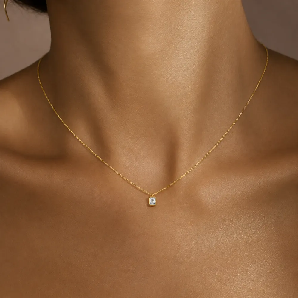 Regal Frame Necklace