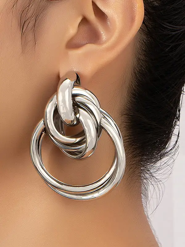 Minimal Leaf Drop Earrings