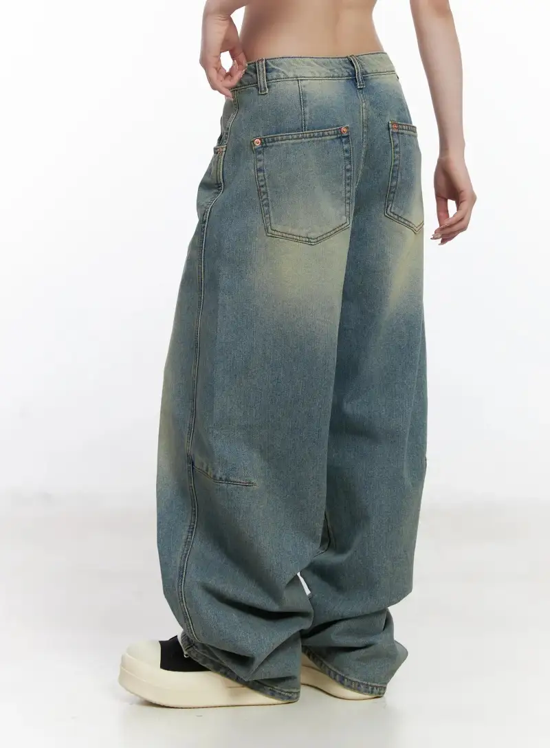 Wide-Fit Wide Leg Baggy Jeans