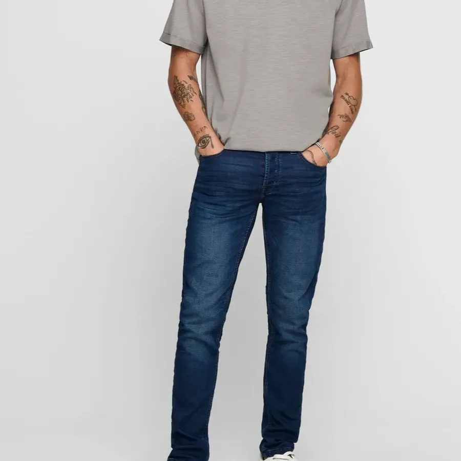 Contemporary Slim Everyday Jeans