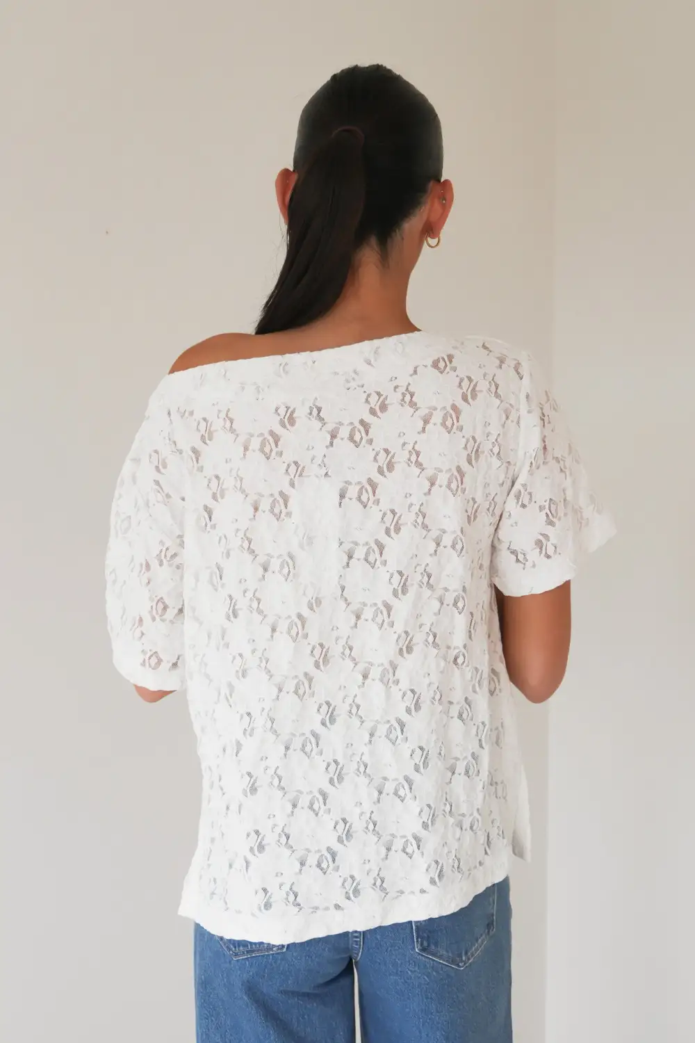 Cropped Lace Essential Casual Tee
