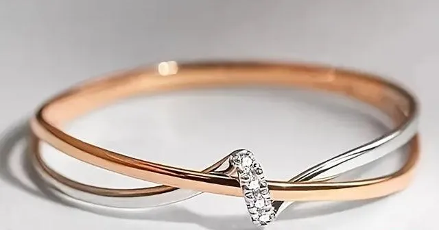 Twist Band Statement Ring