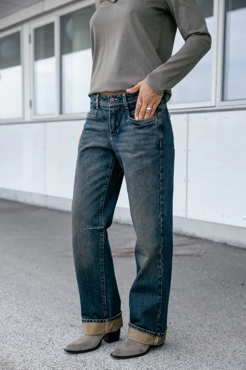 Women's Modern Clean Denim Jeans