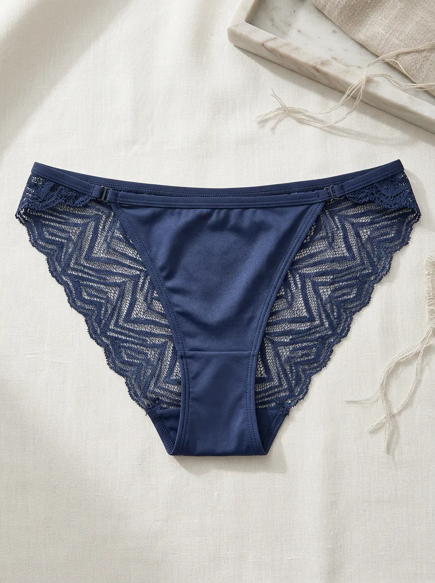 Women's Relaxed Geometric Lace Trimmed Panties