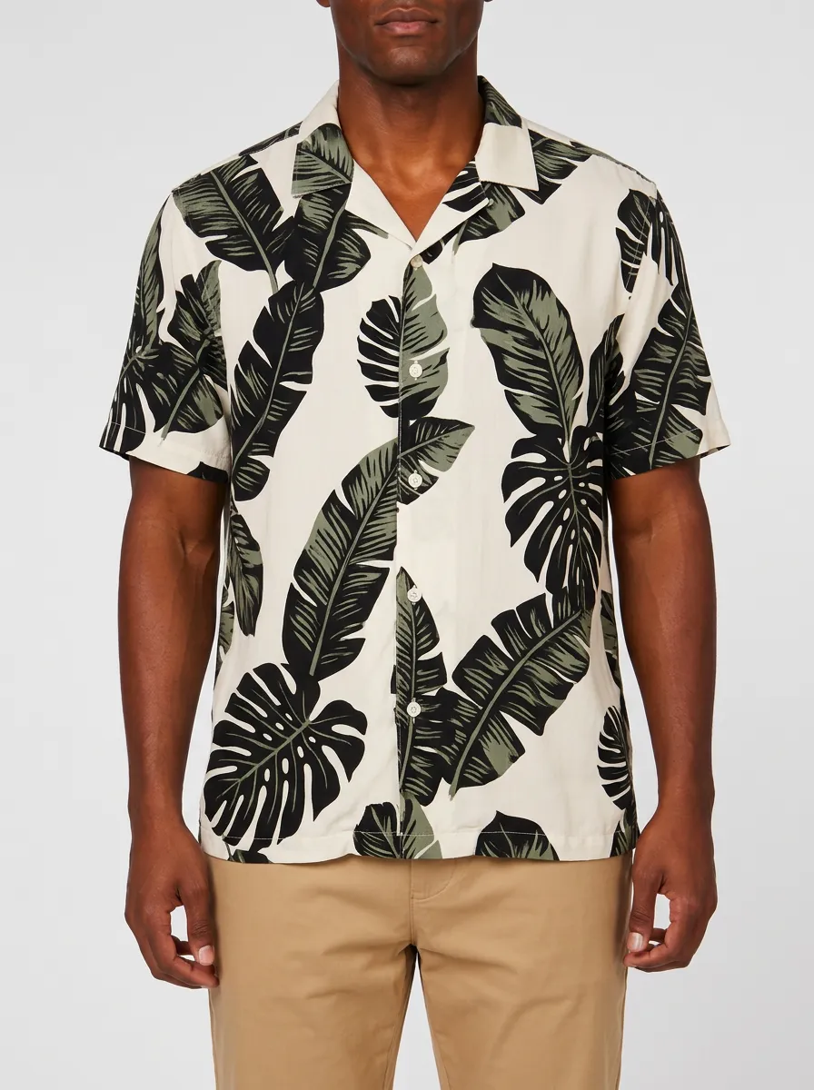 Men's Tropical Leaf Print Camp Collar Shirt with Front button-down placket with buttons