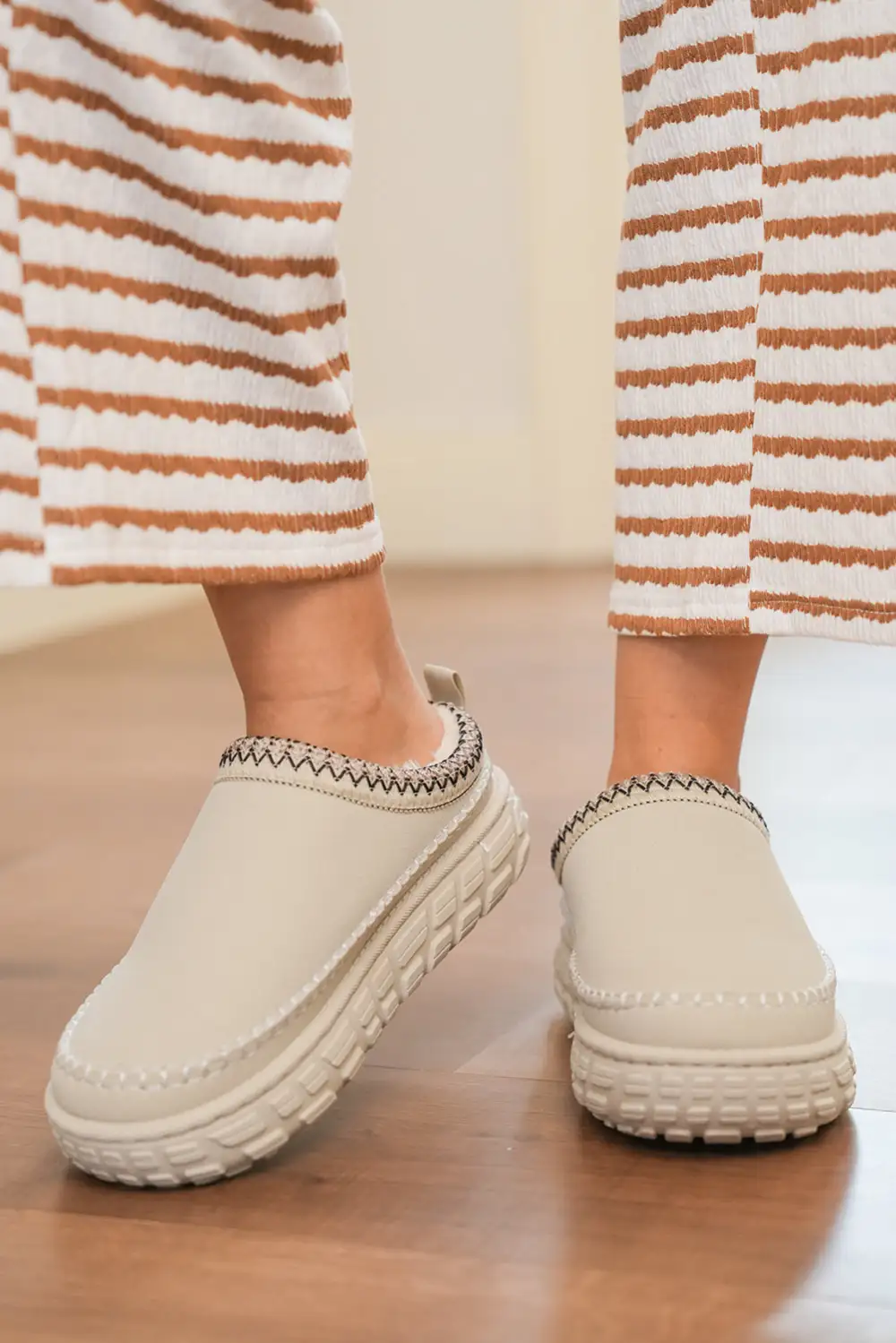 Contrast Stitch Suede Clog Slippers