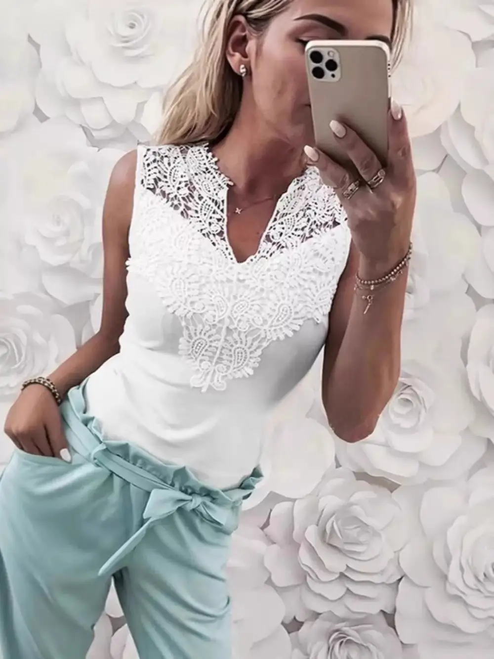 Lace Detail Notched Tank