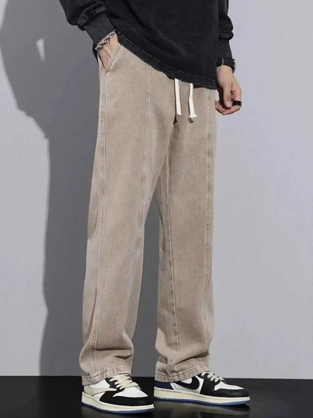 Relaxed Fit Drawstring Jeans