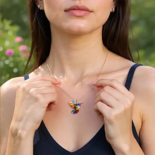 Ribbed Hummingbird Necklace