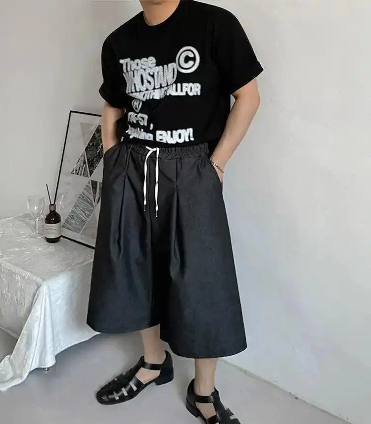 Drawcord Waist Pleated Shorts