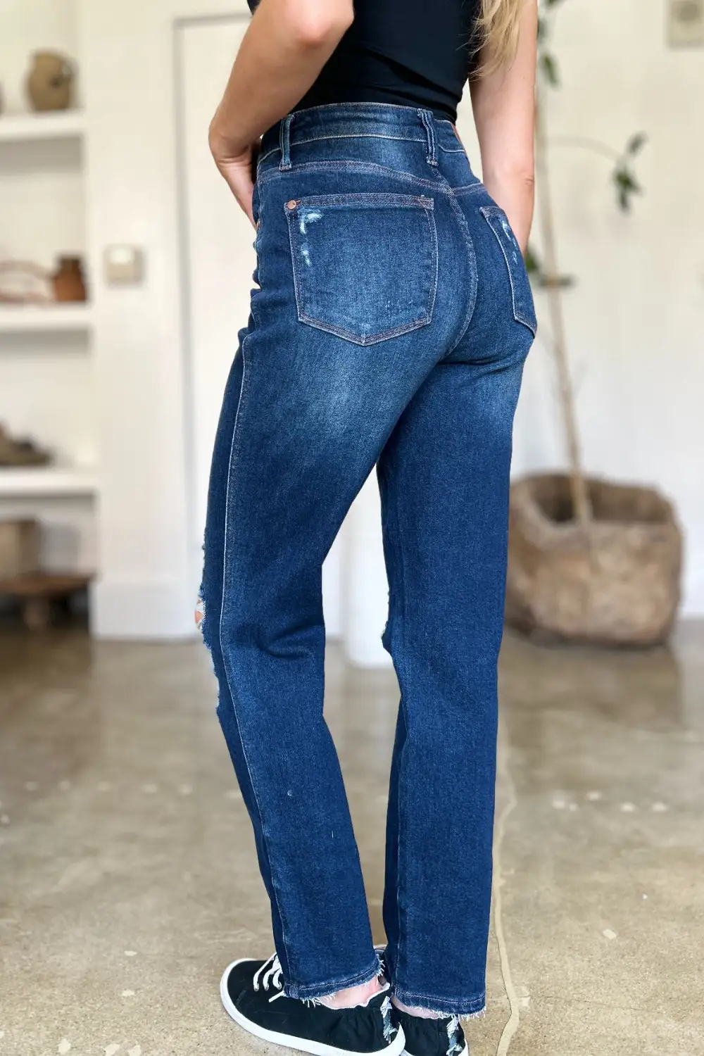 Simple Trim Subtle Texture Denim Jeans