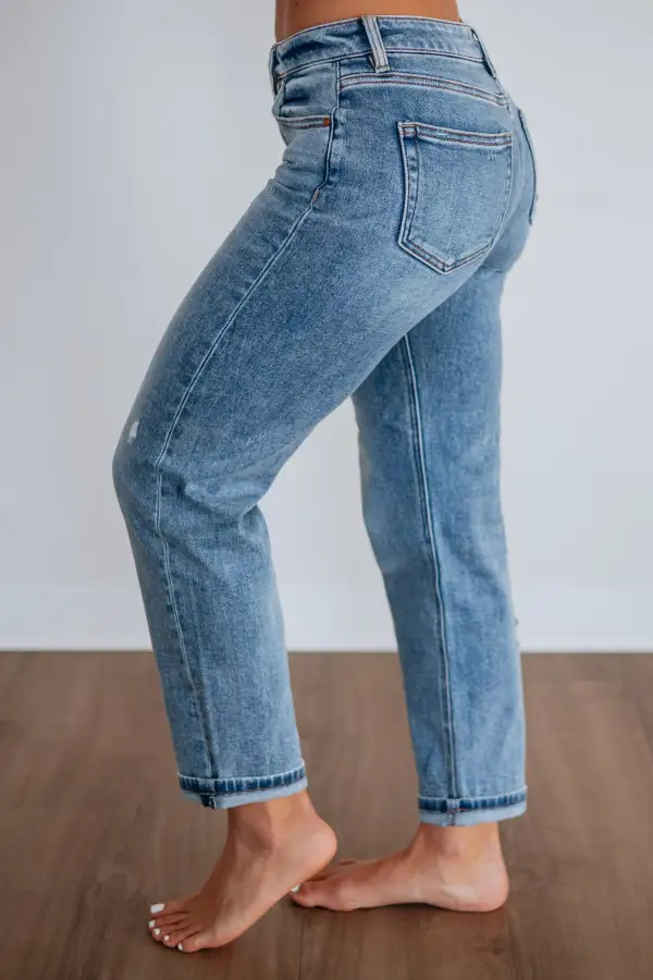 Women's High Rise Straight Leg Boyfriend Fit Jeans