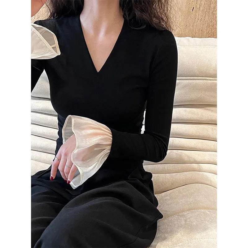 Structured V-Neck Patchwork Bell Sleeve Slim T-Shirt
