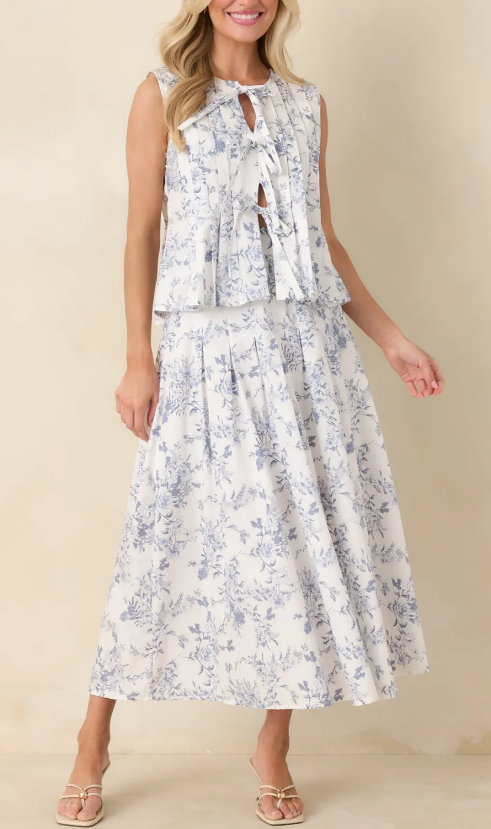 Tie-Front Sleeveless Bow-Detail Floral-Toile Top