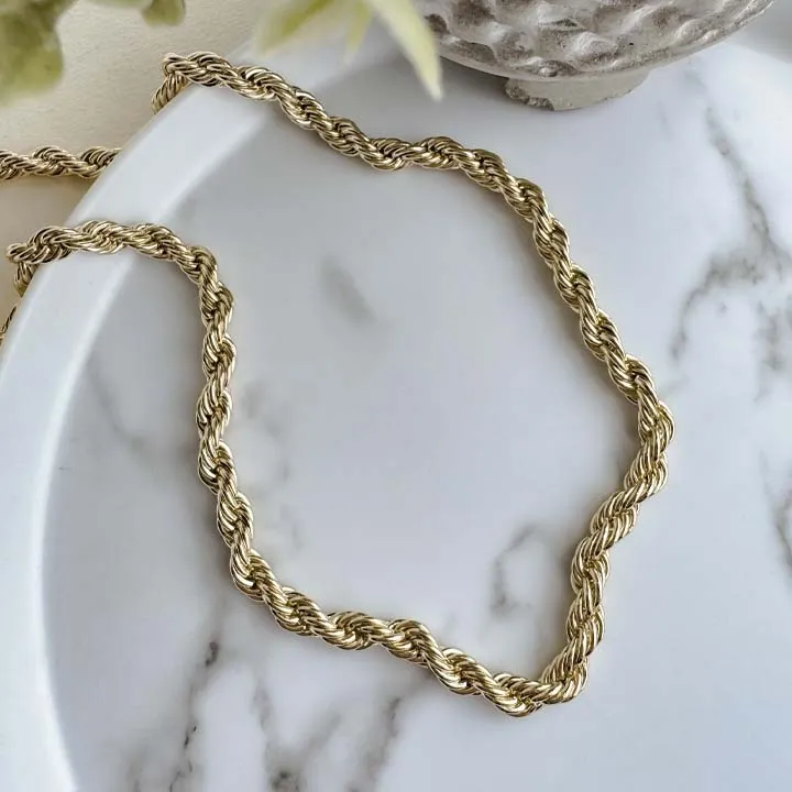 Sleek Polished Sleek Necklace
