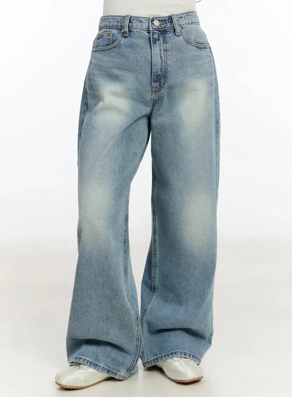 Stitch-Detail Classic Wide Leg Jeans