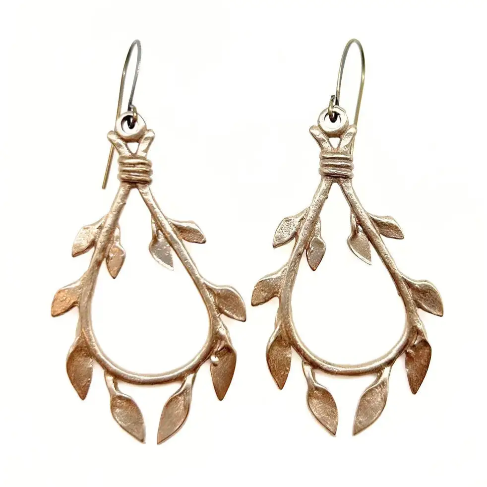 Dainty Fit Refined Statement Earrings