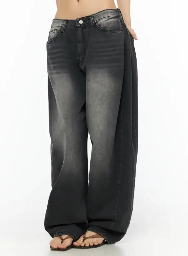 Pintuck Balloon Jeans