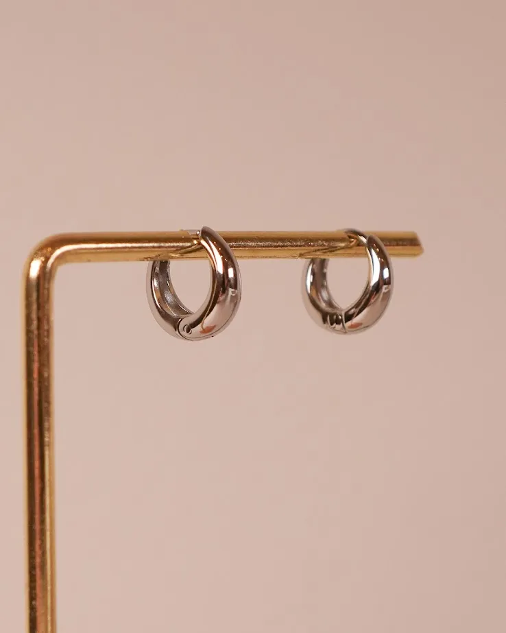 Curved Bar Stud Earrings
