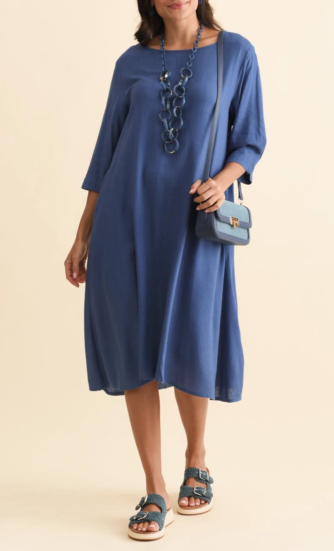 Linen Pocket Round-Neck Three-Quarter-Sleeve Draped Relaxed Knee-Length Dress