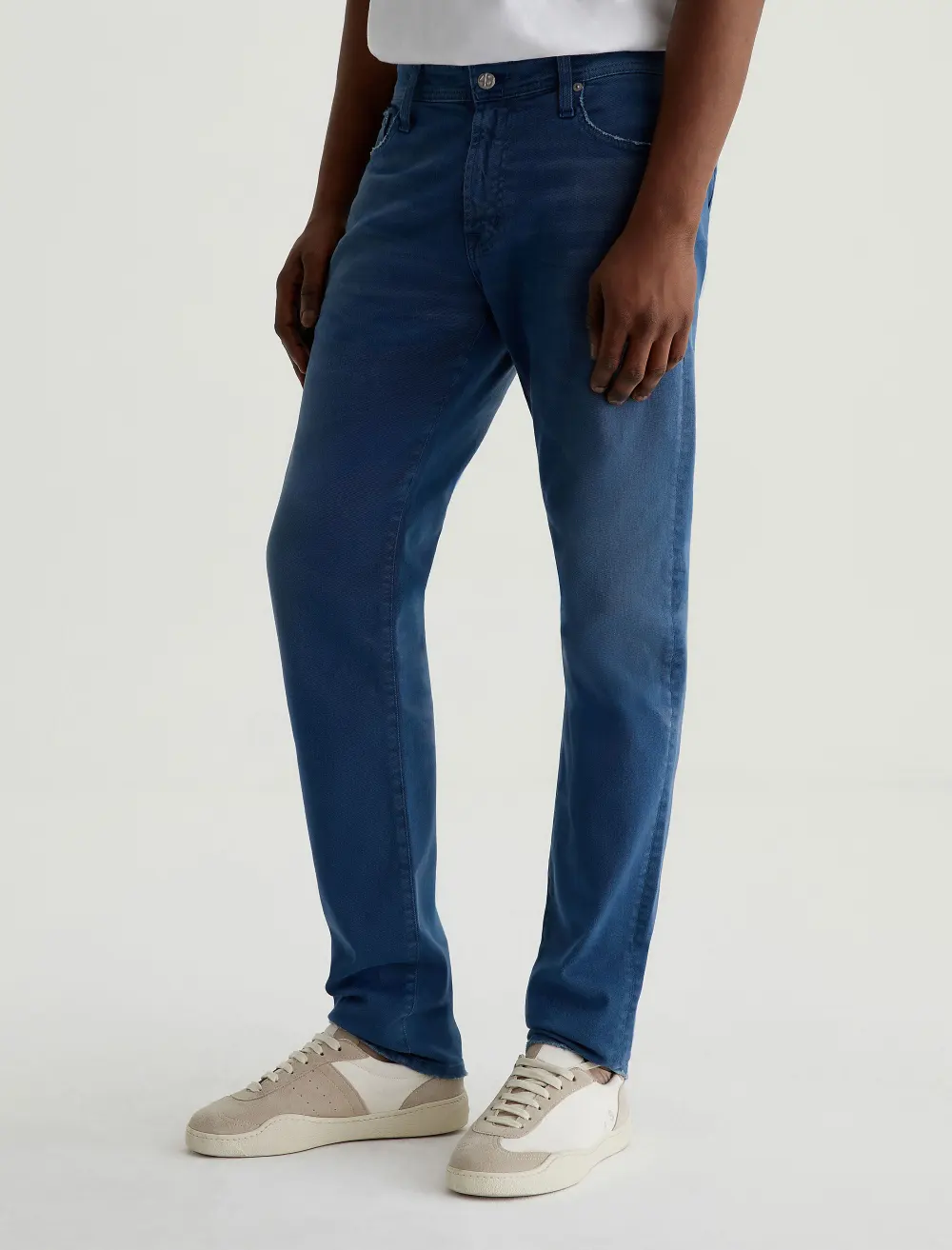 Men's Modern Slim Zip Fly Distressed Jeans