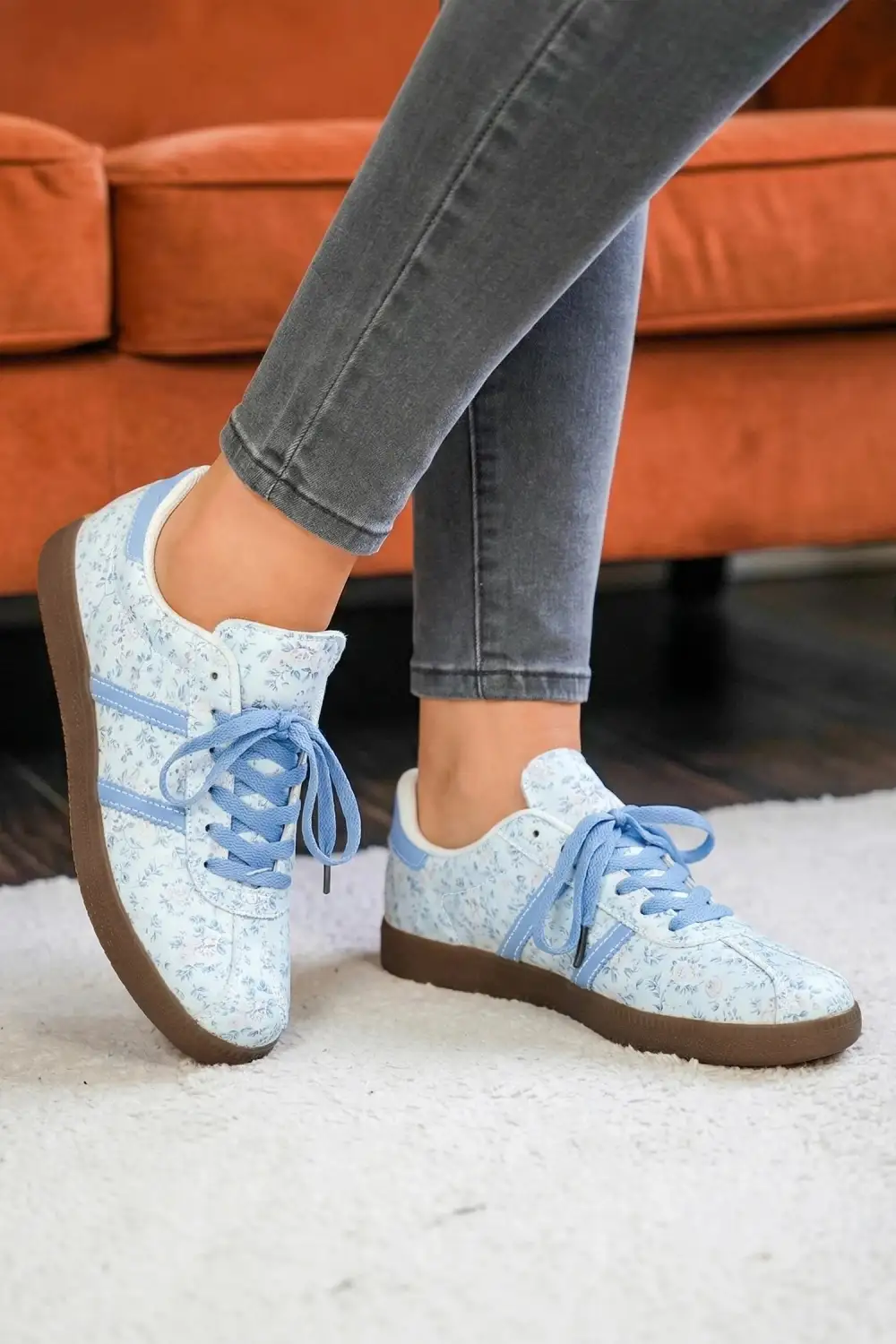 Floral Leather Lace-Up Casual Sneakers