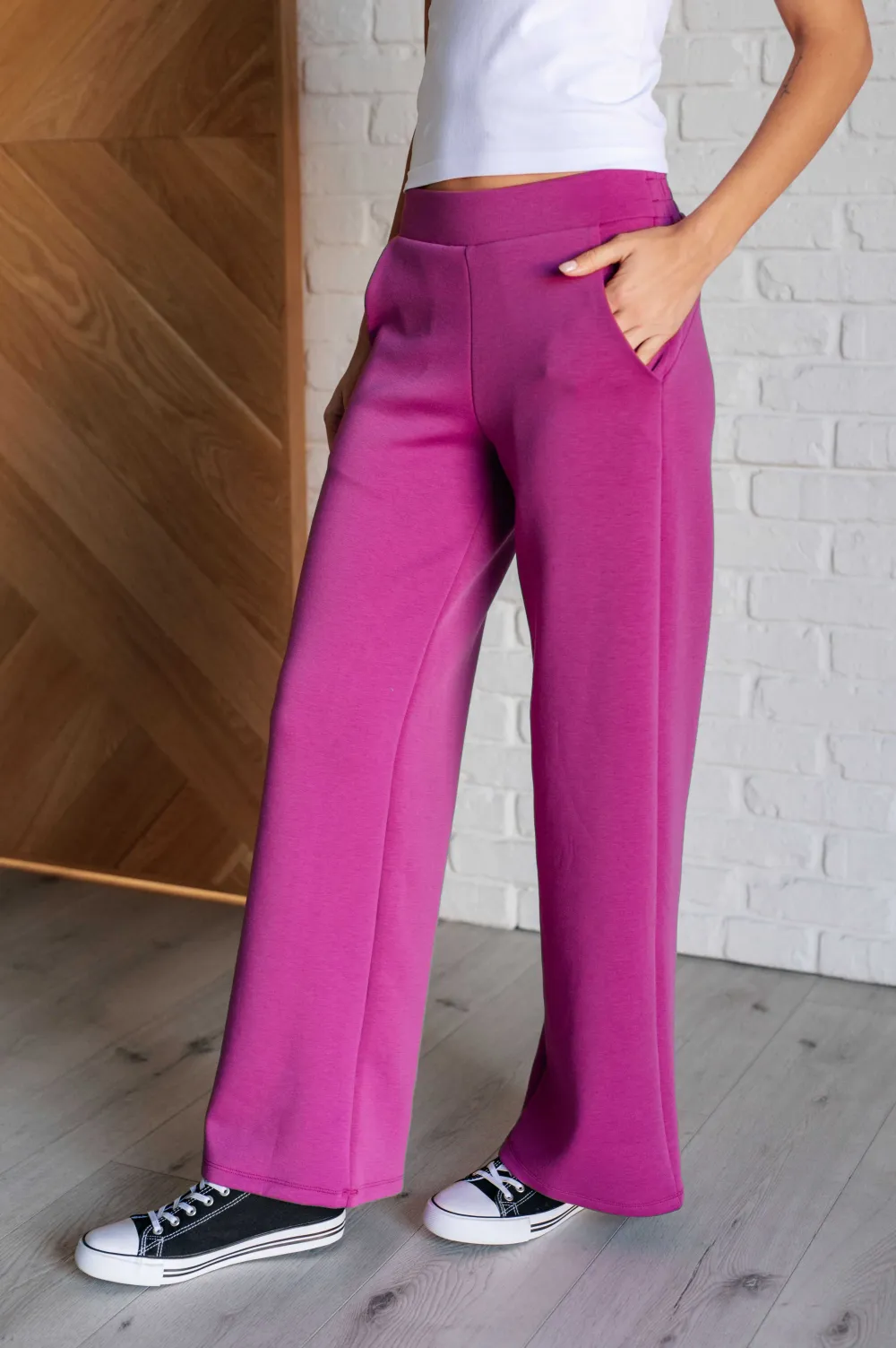 Resort Travel Wide Leg Crop Pants In Magenta