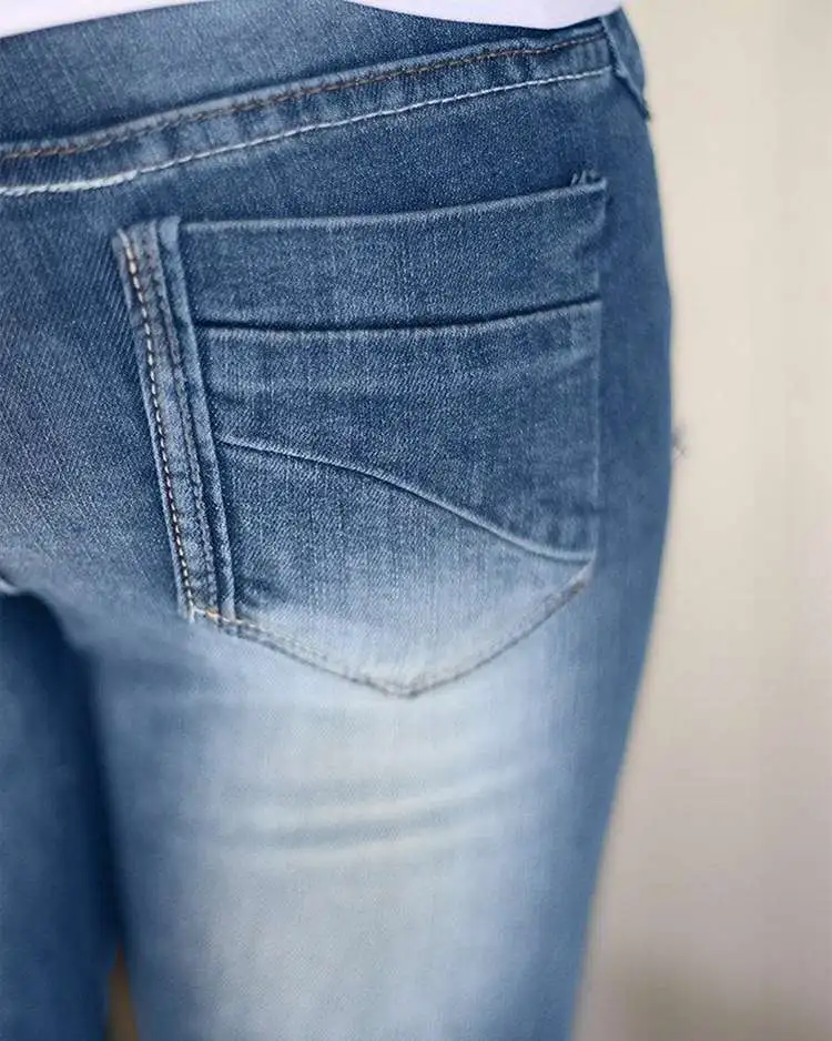 Distressed Roll Hem Zip Fly Low Waist Capris Jeans