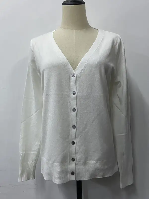 Women's Buttoned Long-Sleeve Cardigan