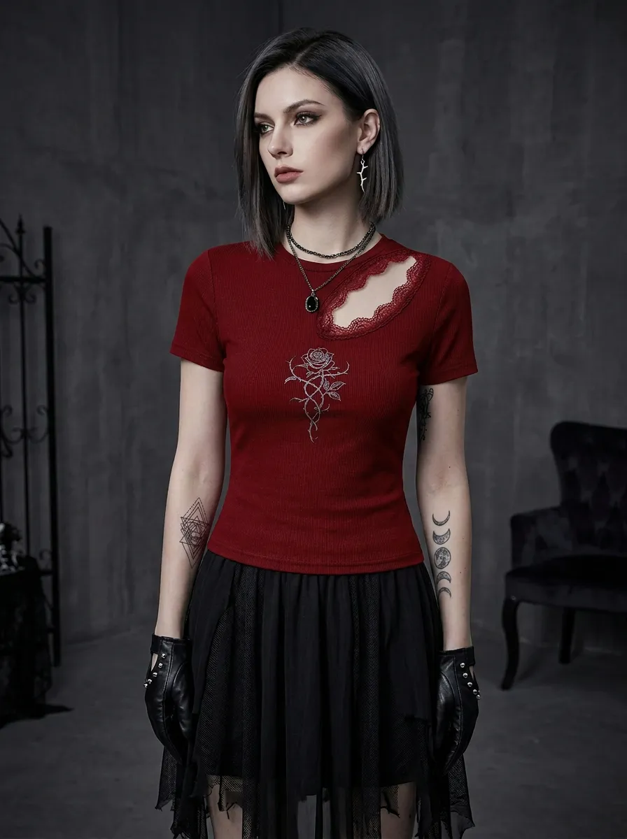 Victorian-Inspired Rose Thorn Lace Night Look Women's Gothic T-Shirt