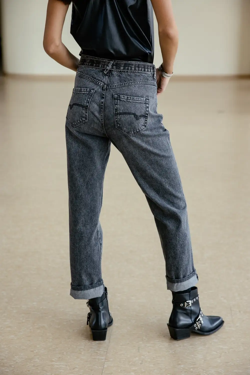 Women's Contemporary Timeless Denim Jeans