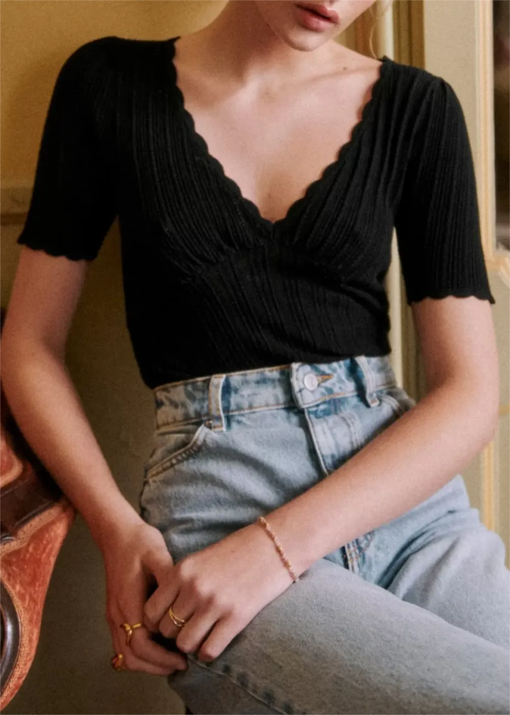 V-Neck White Short Sleeve Tops