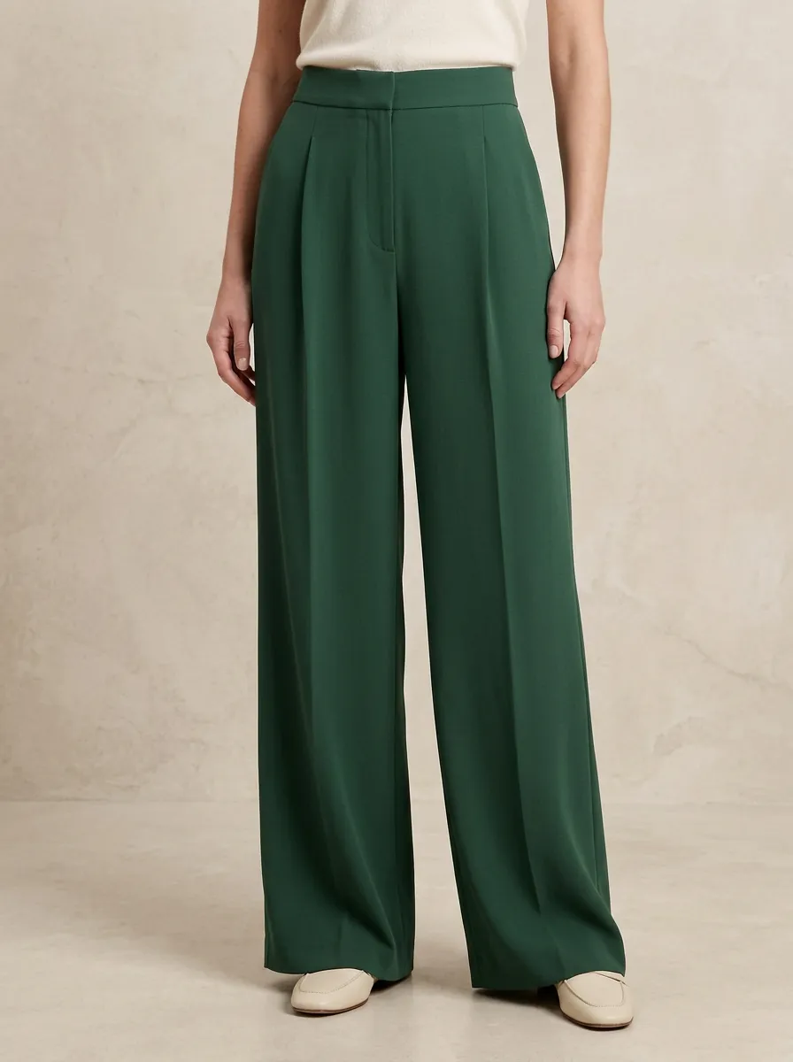 Minimal Texture Pleated Wide-Leg Trousers